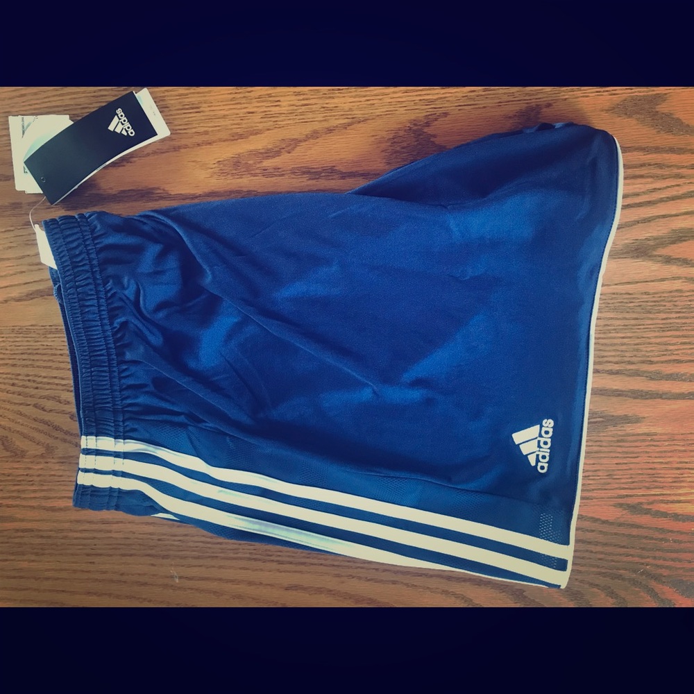 Women’s XL Adidas shorts, NWT